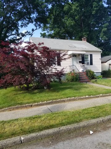 1512 Johnson Ave, Floral Park, NY 11003-2319