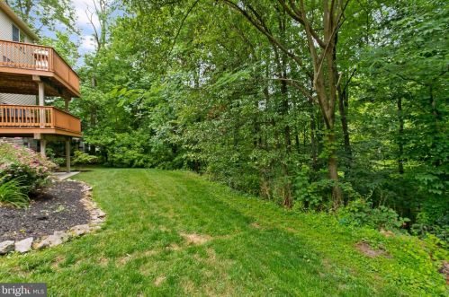 781 Zermatt Dr, Hummelstown PA  17036-9703 exterior