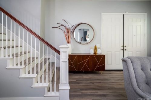 17320 Summit Hills Dr, Santa Clarita, CA 91387-3196