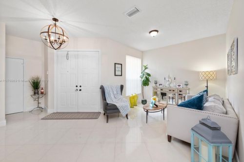 2497 163rd Ave, Hollywood, FL 33027-4429