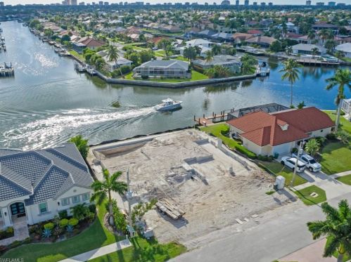 158 Dan River Ct, Marco Island, FL 34145-4229