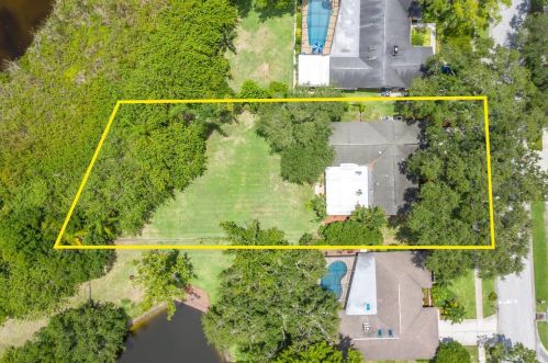 472 Winding Willow Dr, Palm Harbor, FL 34683-5835