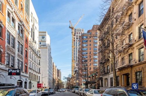 120 83rd St, New York NY  10024-5003 exterior