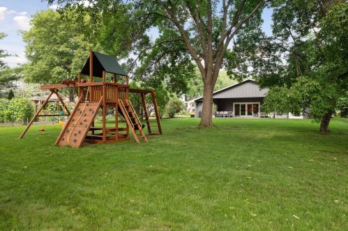 6812 Wooddale Ave, Minneapolis MN  55435-1635 exterior