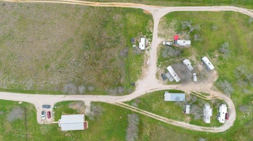 1880 Fm 20, Red Rock, TX 78662-2618