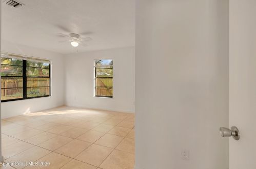 56 45 Ave, Vero Beach FL 32966-2840 exterior