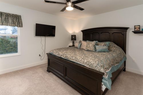 8709 Sentry Dr, Florence KY  41042-8275 exterior