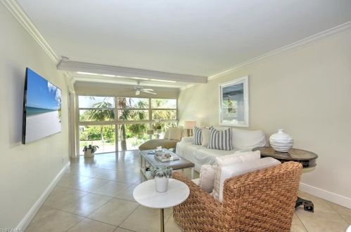424 Broad Ave, Naples, FL 34102-7180