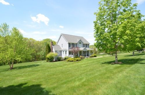 30 Grant Ave, Wrentham, MA 02093-1885