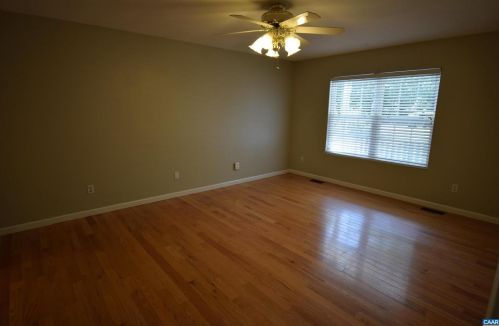 34 Woodlawn Dr, Bybee VA  22963-2732 exterior