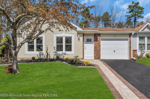 2 Taylor Ct, Lakewood NJ  08701-7317 exterior