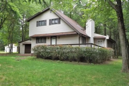 153 Fern Ridge Rd, Blakeslee, PA 18610-7789