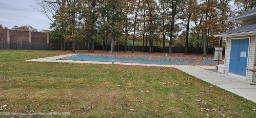32 Cherrywood Cir, Bricktown NJ  08724-5205 exterior