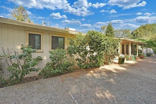 13270 Ranchero Way, Grass Valley, CA 95949-8359
