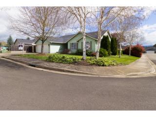 316 Greystone St, Sutherlin OR  97479-9882 exterior
