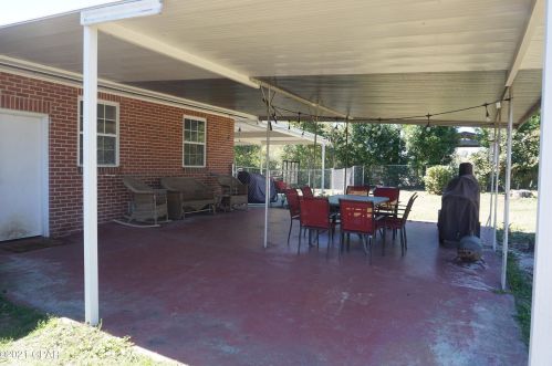 4334 7th Ave, Marianna FL  32446-2037 exterior