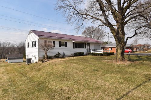 17 Hilltop Dr, Mount Vernon, OH 43050-1839
