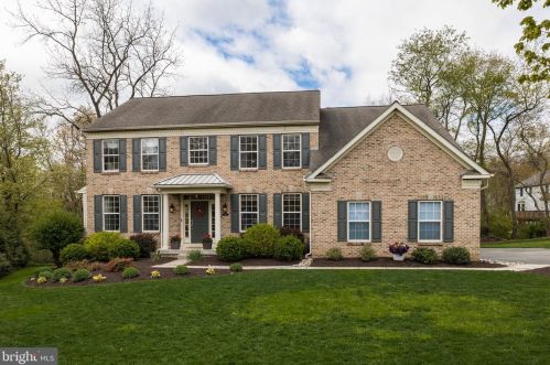 1386 Old Barn Cir, Downingtown, PA 19335-5604