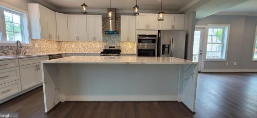 6912 Westlawn Dr, Falls Church VA  22042-2653 exterior