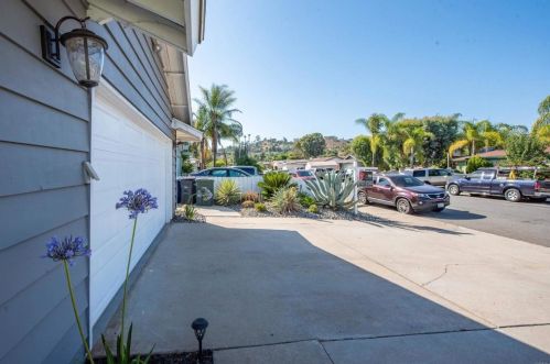 1031 Gale St, Escondido CA  92027-1230 exterior