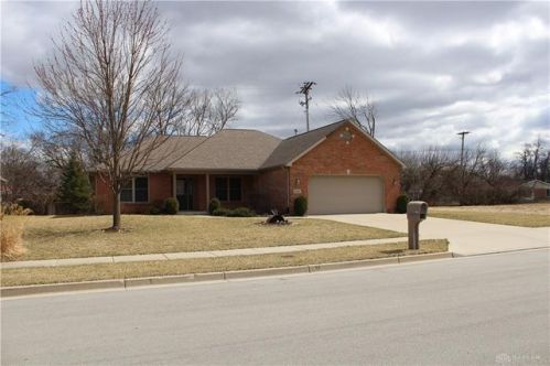 110 Allison Ct, Englewood, OH 45322-1556