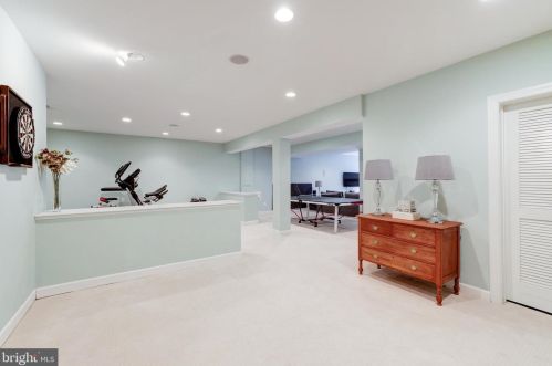 19376 Ml Dm Pl, Leesburg VA 20176-1637 exterior