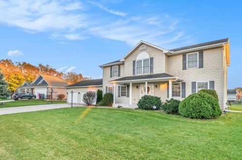 10050 Benamin Dr, Granger, IN 46530-7180