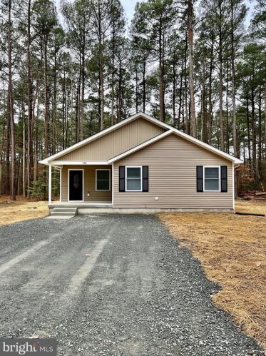 150 Erica Dr, Montross, VA 22520-4146