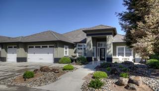 1677 Augusta Pointe Dr, Ripon, CA 95366-9579
