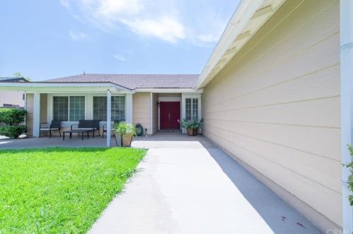 5279 Jasmine St, San Bernardino, CA 92407-2485