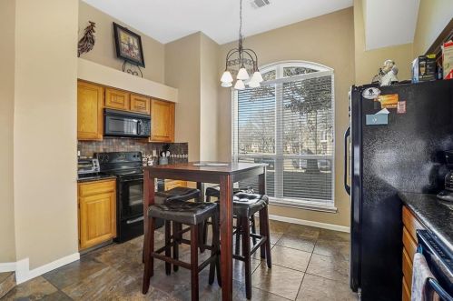 302 Pecos Trl, Irving TX 75063-4543 exterior