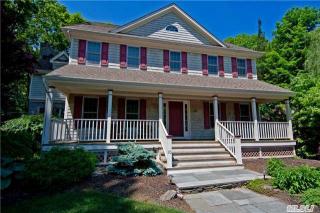 10 Amanda Ct, Northport, NY 11768-3362
