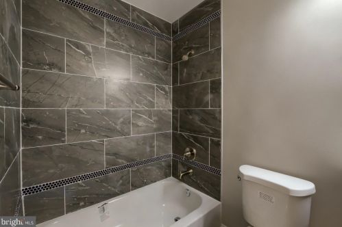 37 Needlepoint Ln, Willingboro NJ  08046-1918 exterior