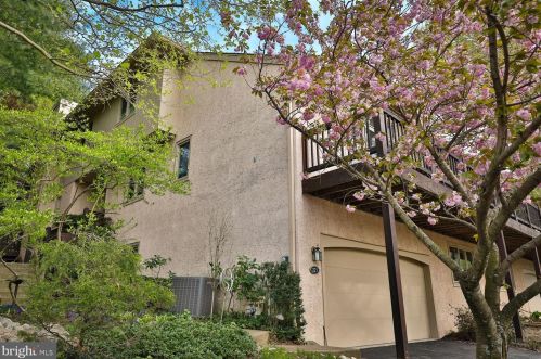 221 Linden Dr, Melrose Park, PA 19027-1341