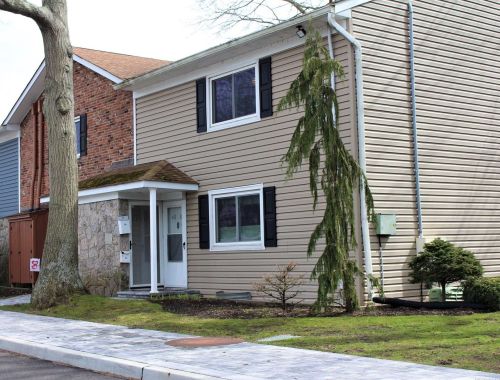 40-64 4th St, Canaan Lake, NY 11772-2138