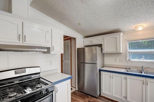4609 74th Pl, Kenosha WI  53142-3711 exterior