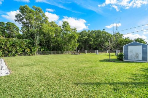 364 Saginaw Ave, Fort Pierce FL  34953-5988 exterior