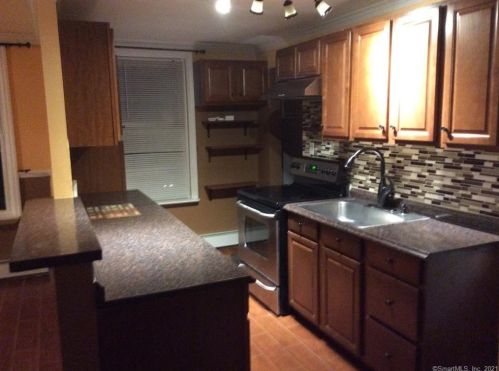 8 Erwin Pl, New Britain CT  06051-1202 exterior