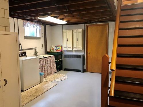 311 Agnew Rd, Jeannette PA  15644-2519 exterior