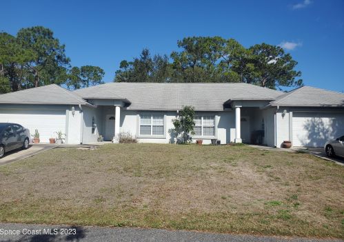 610 Oakwood Pl, Titusville, FL 32780-7151