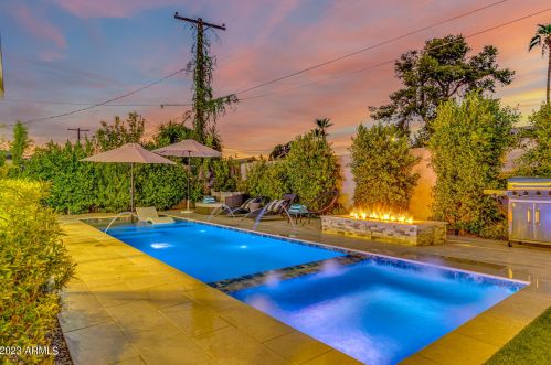 8620 Plz Ave, Scottsdale AZ 85250-6710 exterior