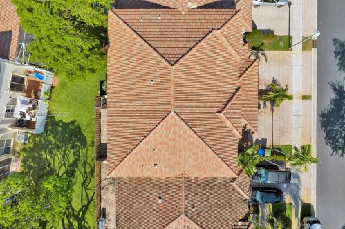 7970 20th St, Hollywood FL  33024-3667 exterior