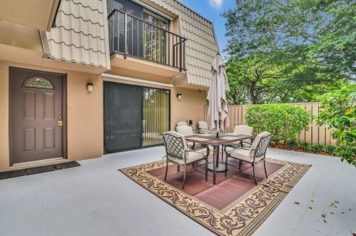 5015 50th Way, West Palm Beach, FL 33409-7140