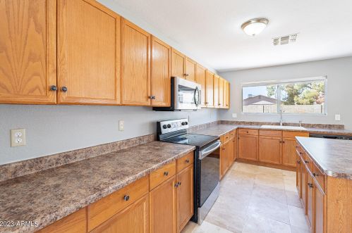 6838 42nd Way, Phoenix AZ  85042-5211 exterior