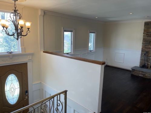 703 8th St, North Lindenhurst NY  11757-5522 exterior