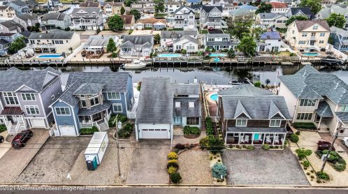 1740 Bay Blvd, Point Pleasant Beach, NJ 08742-5203