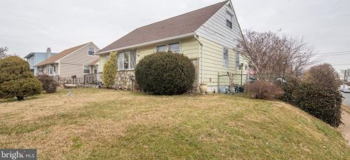 9401 Academy Rd, Philadelphia, PA 19114-2623