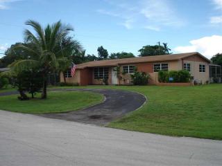 14595 98th Ct, Miami, FL 33176-7866
