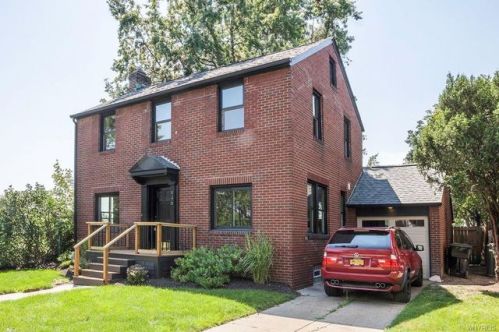 946 Colvin Blvd, Buffalo, NY 14217-2426
