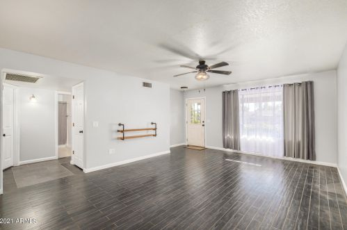 4764 Covina St, Mesa, AZ 85205-7127